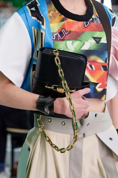 Look 76